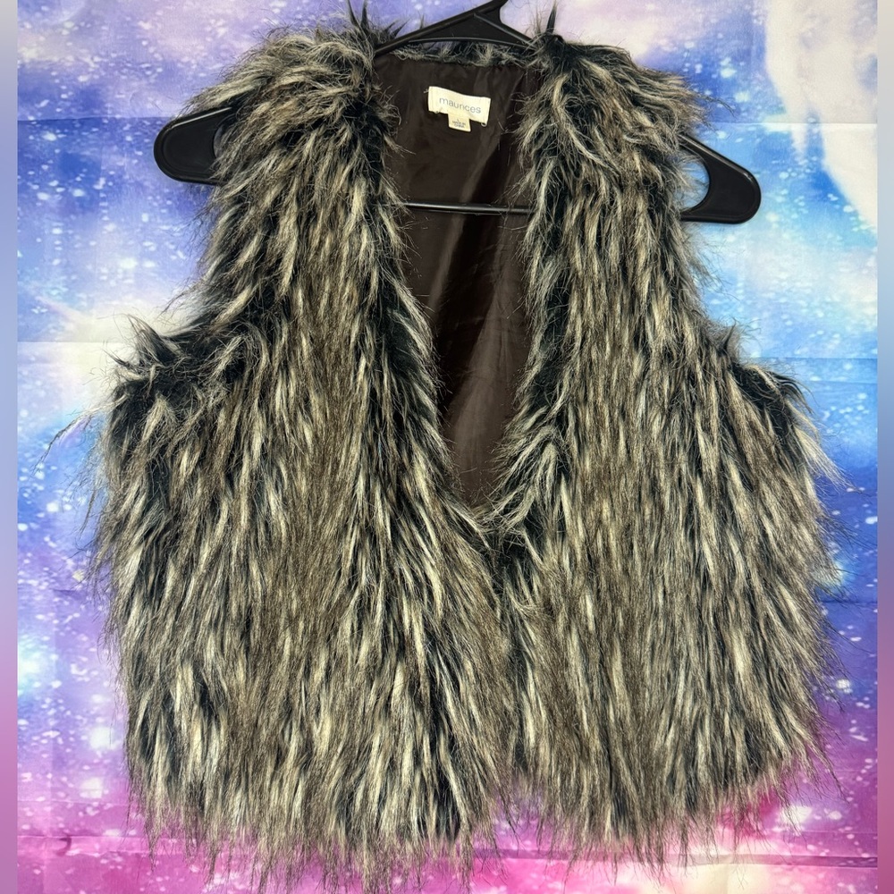 Maurice’s furry vest 🛍